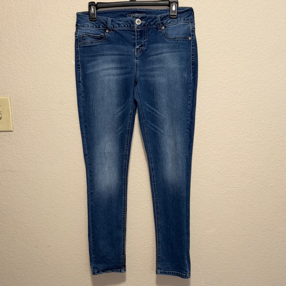 3/$15 Bundle sale! Maurices Dark Blue Demin jeans. Size medium/short